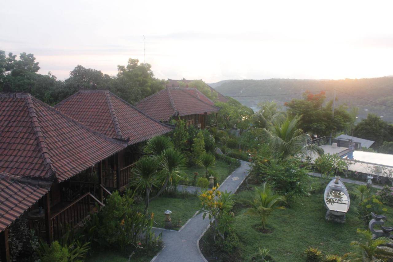 Dmas Huts Lembongan Hotel Nusa Lembongan Exterior photo